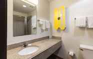 In-room Bathroom 7 Studio 6 Port Arthur, TX - SE