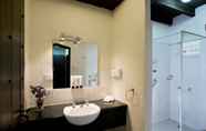 Toilet Kamar 7 Leisure Inn Penny Royal Hotel & Apartments