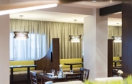 Restaurant 7 Courtyard by Marriott Santo Domingo