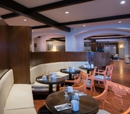 Restaurant 6 Courtyard by Marriott Santo Domingo