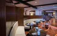 Restaurant 6 Courtyard by Marriott Santo Domingo