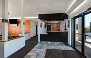 Lobby 4 Motel 6 Shepherdsville, KY – Louisville South