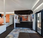 Lobby 4 Motel 6 Shepherdsville, KY – Louisville South