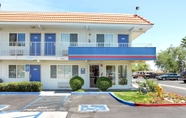 Bên ngoài 4 Motel 6 Lancaster, CA