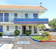 Bangunan 4 Motel 6 Lancaster, CA