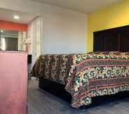 Kamar Tidur 7 Super 7 Inn Dallas Southwest