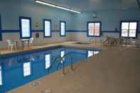 Swimming Pool Super 8 by Wyndham Devils Lake