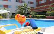 Swimming Pool 2 Hilton Garden Inn Malaga