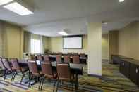 Functional Hall Fairfield Inn & Suites by Marriott Cleveland Streetsboro