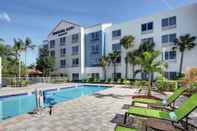 Swimming Pool SpringHill Suites Port St. Lucie