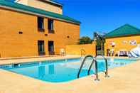 Swimming Pool Quality Inn Whiteville North