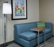 Common Space 2 Hampton Inn Louisville I-65 @ Brooks Rd.