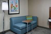 Common Space Hampton Inn Louisville I-65 @ Brooks Rd.