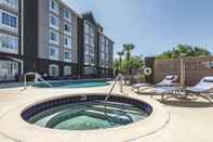 Entertainment Facility La Quinta Inn & Suites by Wyndham Orlando Lake Mary