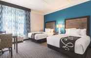 Bedroom 2 La Quinta Inn & Suites by Wyndham Orlando Lake Mary