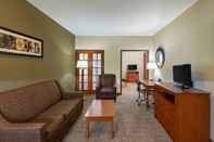 Ruang Umum Comfort Suites North Dallas