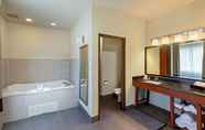 In-room Bathroom 7 Comfort Suites North Dallas