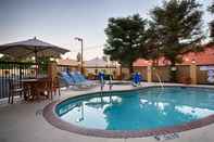 Swimming Pool Best Western Plus Fresno Inn