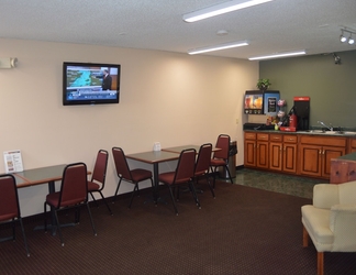 Lobby 2 Rodeway Inn & Suites