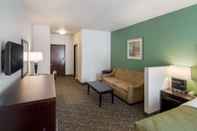 Common Space Quality Inn & Suites Airport West