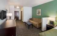 Common Space 2 Quality Inn & Suites Airport West