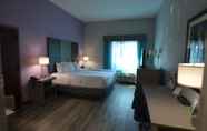Bedroom 7 La Quinta Inn & Suites by Wyndham Clarksville