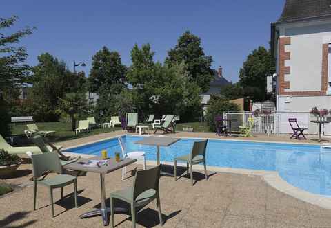 Swimming Pool Hôtel Les Tilleuls, Bourges