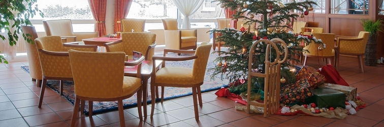 Lobby Panorama Berghotel Wettiner Höhe