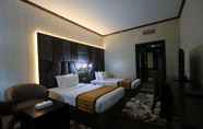 Kamar Tidur 6 Grand Mayfair Hotel