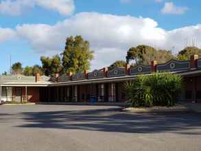 Exterior 4 Golden Reef Motor Inn