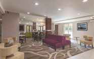 ล็อบบี้ 4 La Quinta Inn & Suites by Wyndham Knoxville North I-75