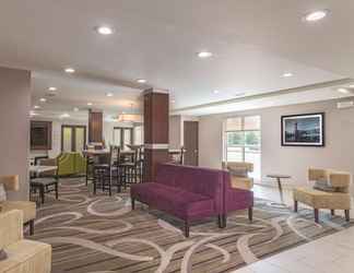 Lobi 2 La Quinta Inn & Suites by Wyndham Knoxville North I-75