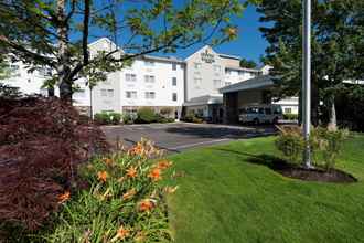 Bangunan 4 Country Inn & Suites by Radisson, Portland International Airport, OR