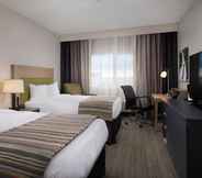 ห้องนอน 4 Country Inn & Suites by Radisson, Portland International Airport, OR