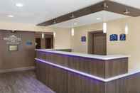 Lobby Microtel Inn & Suites by Wyndham Columbia/Fort Jackson N