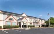 Exterior 2 Microtel Inn & Suites by Wyndham Columbia/Fort Jackson N