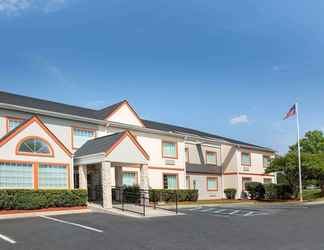 Exterior 2 Microtel Inn & Suites by Wyndham Columbia/Fort Jackson N