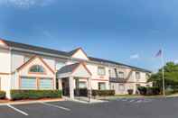 Exterior Microtel Inn & Suites by Wyndham Columbia/Fort Jackson N