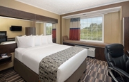 Bedroom 3 Microtel Inn & Suites by Wyndham Columbia/Fort Jackson N