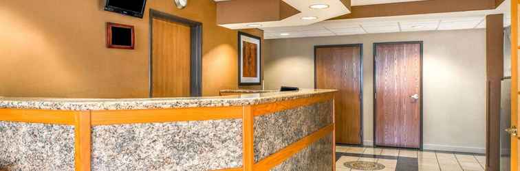 Lobby Microtel Inn & Suites by Wyndham Lincoln