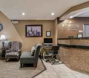 Sảnh chờ 6 Microtel Inn & Suites by Wyndham Rochester North Mayo Clinic