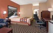 Bilik Tidur 3 Super 8 by Wyndham Bastrop TX