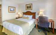 Bedroom 6 Motel 6 Hillsville, VA