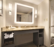 Bilik Mandi dalam Bilik 7 Homewood Suites by Hilton Williamsburg