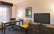 Bedroom 7 La Quinta Inn & Suites by Wyndham Denver Airport DIA