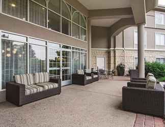 Lobby 2 La Quinta Inn & Suites by Wyndham Denver Airport DIA