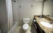In-room Bathroom 5 Best Western Plus Ambassador Suites Venice