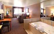ห้องน้ำภายในห้อง 6 Crystal Inn Hotel & Suites Midvalley