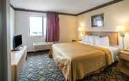 Phòng ngủ 2 Quality Inn & Suites Caseyville - St. Louis