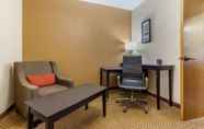 Common Space 7 Comfort Inn & Suites Kenosha